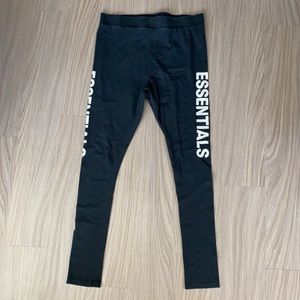 ESSENTIALS Leggings